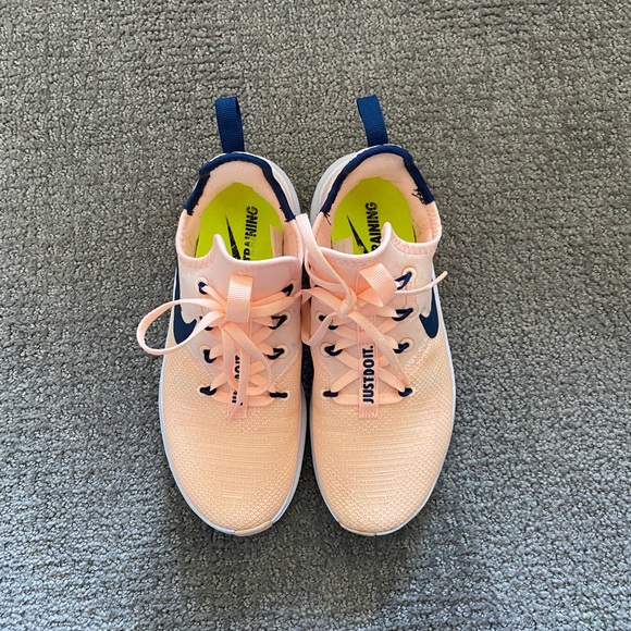 Nike Training Shoe - Picture 3 of 5